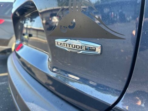 Used 2021 Jeep Cherokee Latitude Plus AWD/4WD image 10