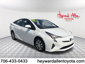 Used 2017 Toyota Prius Four FWD video 1