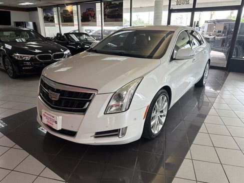 Used 2017 Cadillac XTS Luxury FWD image 1