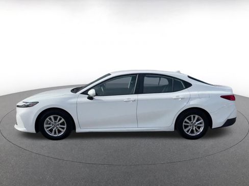 Used 2025 Toyota Camry LE image 8