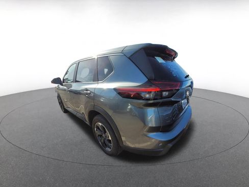 Used 2024 Nissan Rogue SV image 5