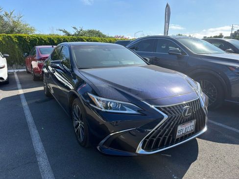 Used 2025 Lexus ES 300h w/ Premium Package FWD image 1