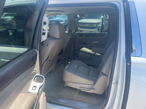 Used 2016 GMC Yukon XL SLT RWD image 7