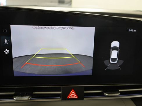 Used 2023 Hyundai Elantra Limited image 34