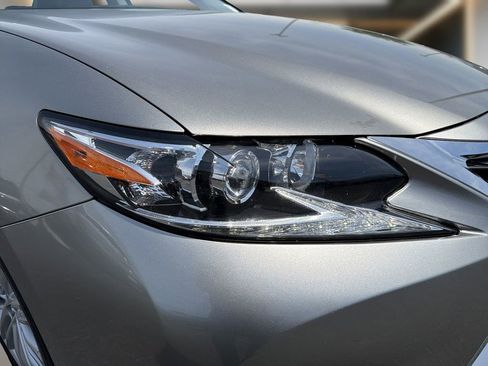 Used 2017 Lexus ES 350 w/ Accessory Package 2 FWD image 10