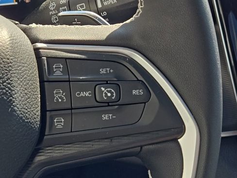 Certified 2025 Jeep Grand Cherokee Altitude image 25