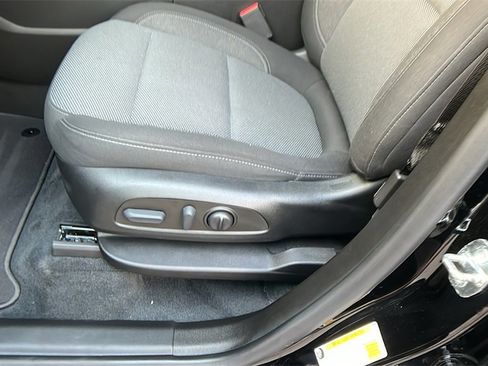 Certified 2023 Chevrolet Traverse LT image 14