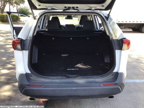 Used 2019 Toyota RAV4 XLE FWD image 9