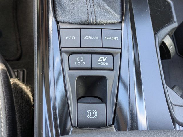 Used 2025 Toyota Camry SE w/ Convenience Package FWD image 29