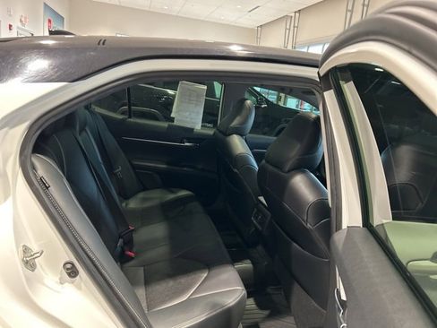 Used 2019 Toyota Camry XSE image 18