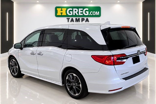 Used 2023 Honda Odyssey Elite image 2