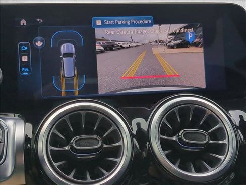 Certified 2025 Mercedes-Benz GLB 250 4MATIC image 15