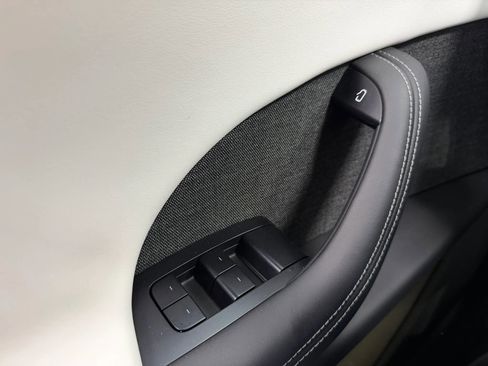 Used 2023 Tesla Model X Plaid image 31