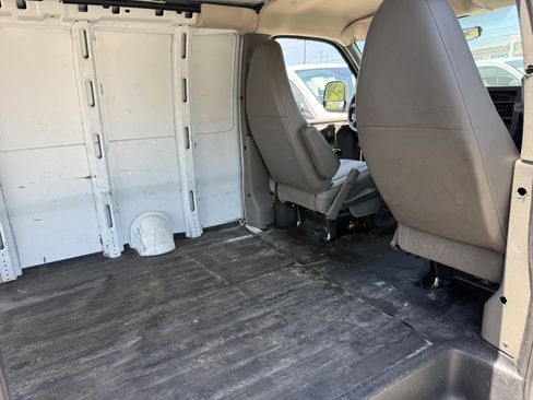 Used 2013 Chevrolet Express 2500 RWD image 20