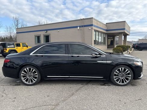 Used 2017 Lincoln Continental Select w/ Climate Package image 4