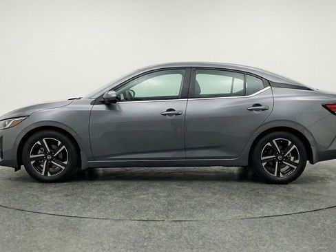 Used 2025 Nissan Sentra SV image 5