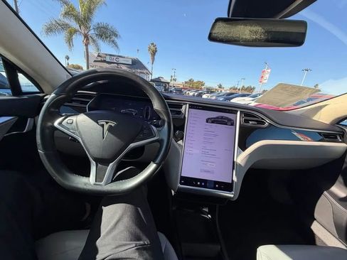 Used 2016 Tesla Model S 70 image 6