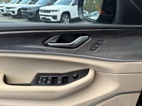 New 2026 Jeep Grand Cherokee Limited AWD/4WD image 15
