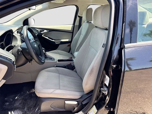 Used 2015 Ford Focus SE FWD image 19