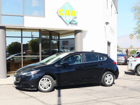 Used 2018 Chevrolet Cruze LT image 4