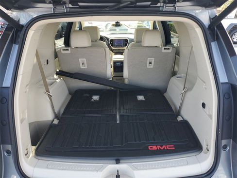 Used 2021 GMC Acadia Denali w/ Denali Ultimate Package image 8