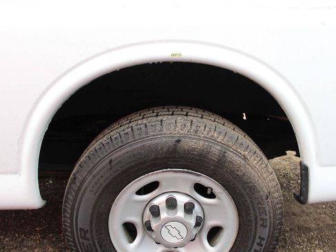 Used 2014 Chevrolet Express 2500 RWD image 21