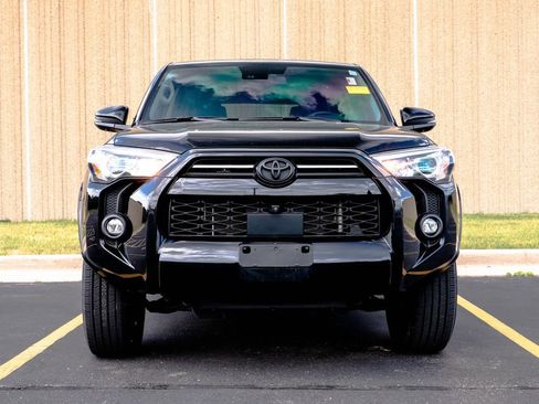 Used 2022 Toyota 4Runner SR5 Premium w/ TRD Black Wheel Package (TMS) AWD/4WD image 3