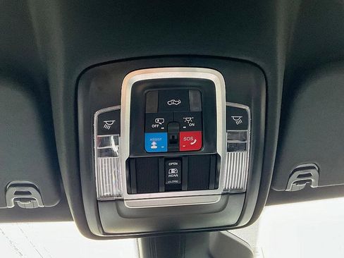 New 2026 RAM 1500 4x4 Crew Cab image 27