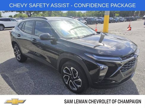 Used 2025 Chevrolet Trax RS w/ Driver Confidence Package FWD image 1