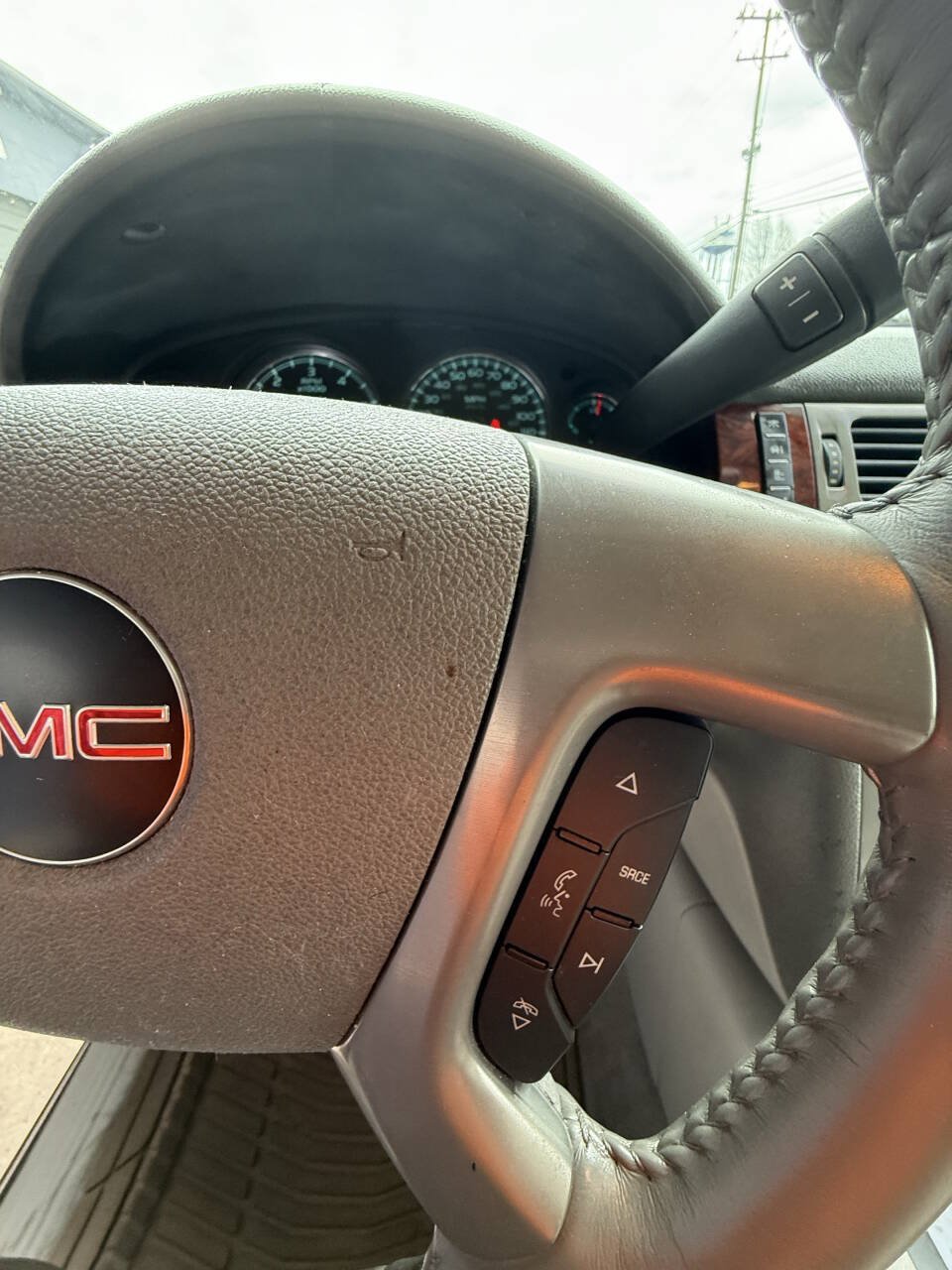 Used 2010 GMC Yukon SLT RWD image 18