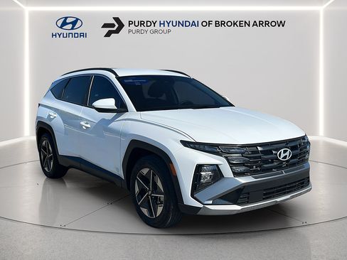 Certified 2025 Hyundai Tucson SEL FWD image 3