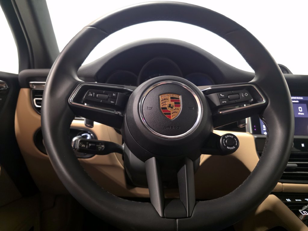 Certified 2026 Porsche Macan AWD/4WD image 21