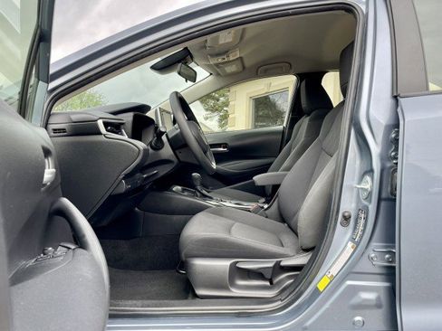 Used 2021 Toyota Corolla LE image 9