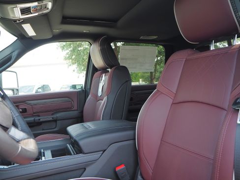 New 2025 RAM 2500 Limited image 12