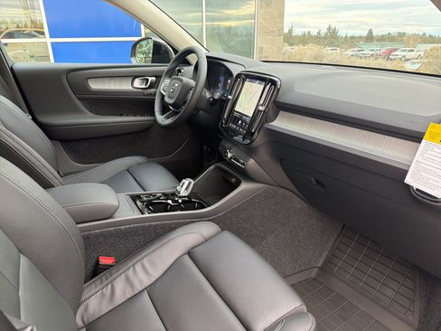 New 2026 Volvo XC40 B5 Ultra w/ Protection Package Premier AWD/4WD image 27