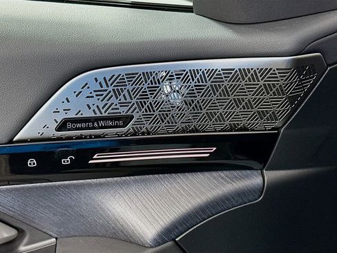 Used 2025 BMW 530i w/ M Sport Package image 19