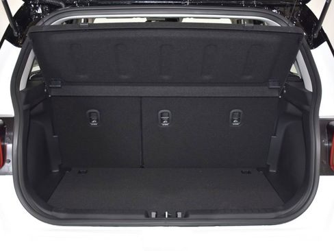 New 2025 Hyundai Venue Limited image 27