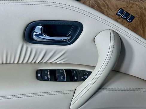 Used 2021 Nissan Armada SL w/ Captain's Chairs Package image 15