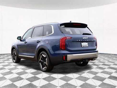 Used 2025 Kia Telluride S image 14