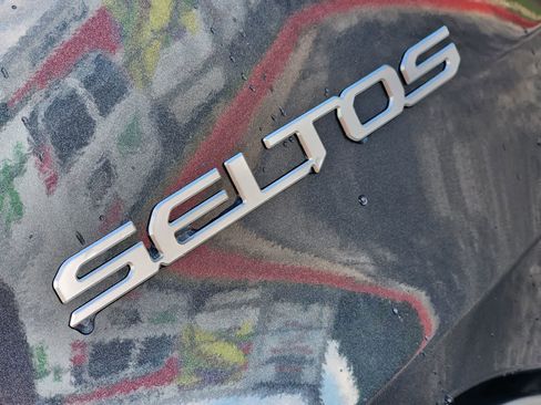 New 2026 Kia Seltos EX FWD image 10
