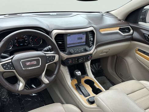 Used 2017 GMC Acadia Denali w/ Technology Package FWD image 14