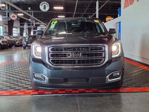 Used 2019 GMC Yukon XL SLT w/ Open Road Package AWD/4WD image 2