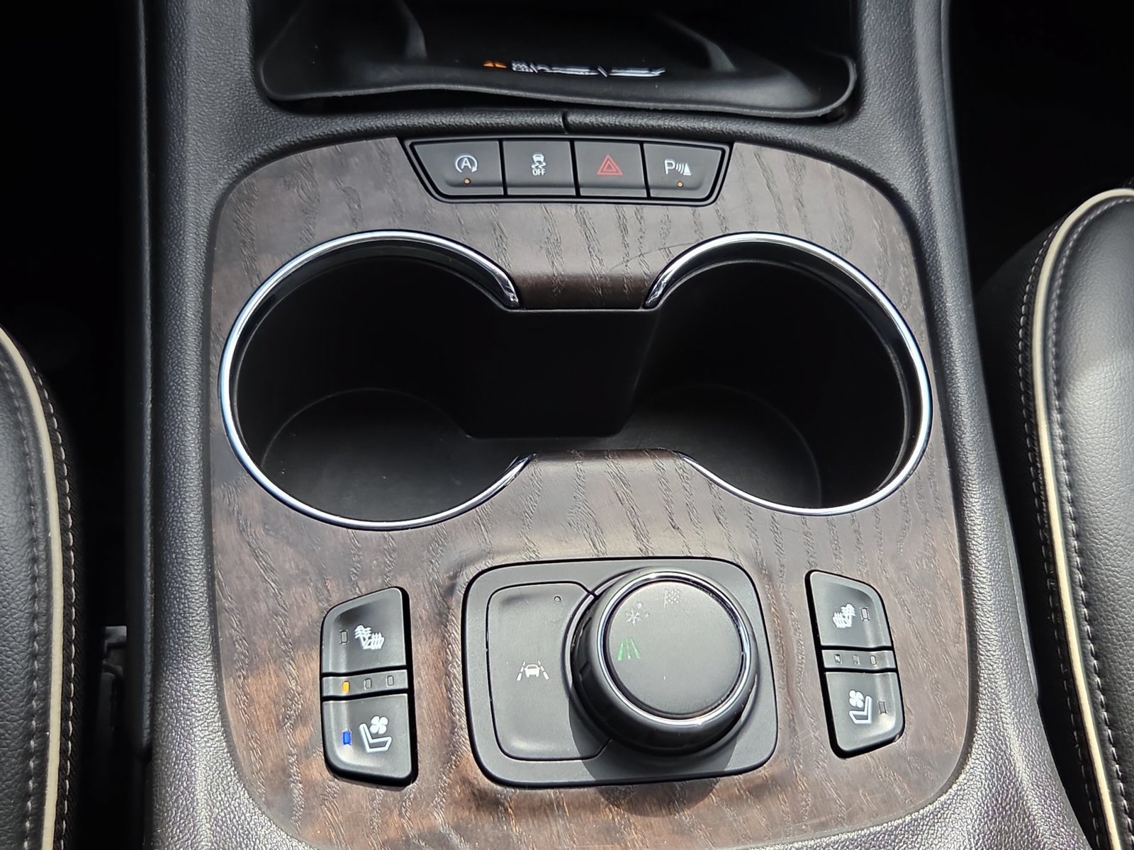 Used 2023 GMC Acadia Denali FWD image 34