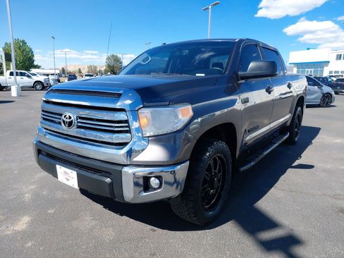 Used 2017 Toyota Tundra SR5 w/ SR5 Upgrade Package image 10