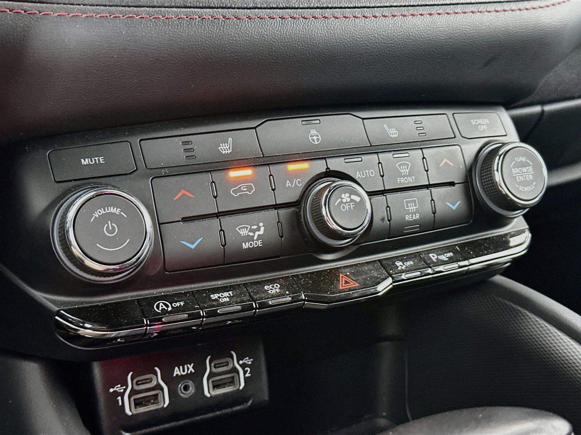 Used 2025 Dodge Durango GT AWD/4WD image 24