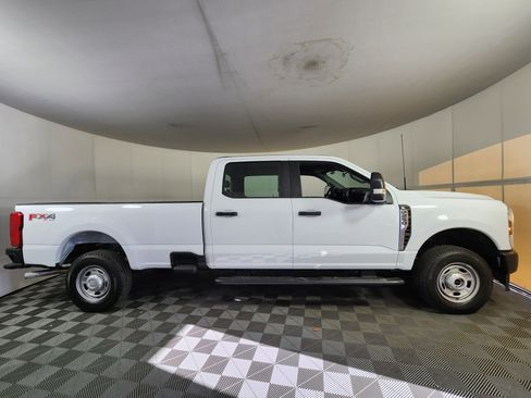 New 2026 Ford F250 XL w/ FX4 Off-Road Package image 9