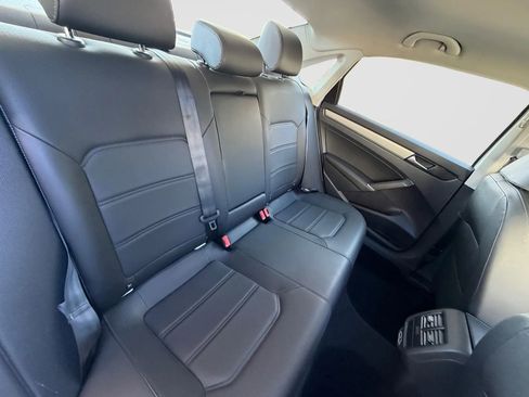 Used 2021 Volkswagen Passat 2.0T SE image 16