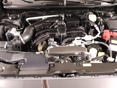 Used 2025 Subaru Crosstrek 2.0i Premium AWD/4WD image 18