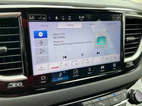 Used 2023 Chrysler Pacifica Touring-L FWD image 22