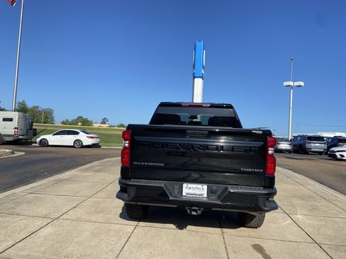 Used 2024 Chevrolet Silverado 1500 Custom Trail Boss AWD/4WD image 10